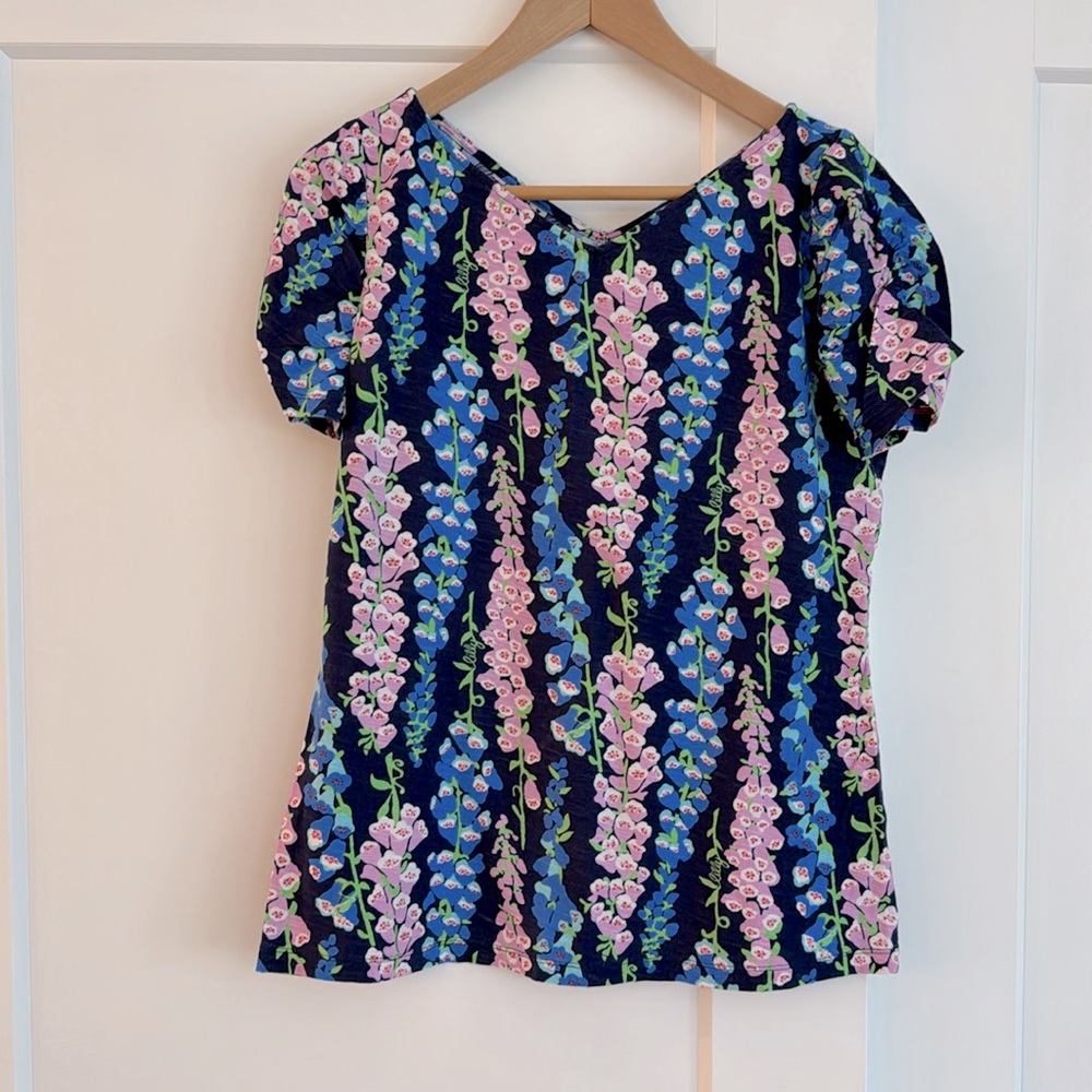 Lilly Pulitzer v-neck jersey knit t-shirt size XL